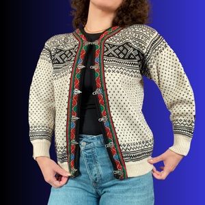 Dale of Norway, pure New Wool, made in Norway, size S